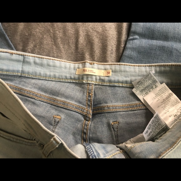 Levi’s Pants - Picture 3 of 5